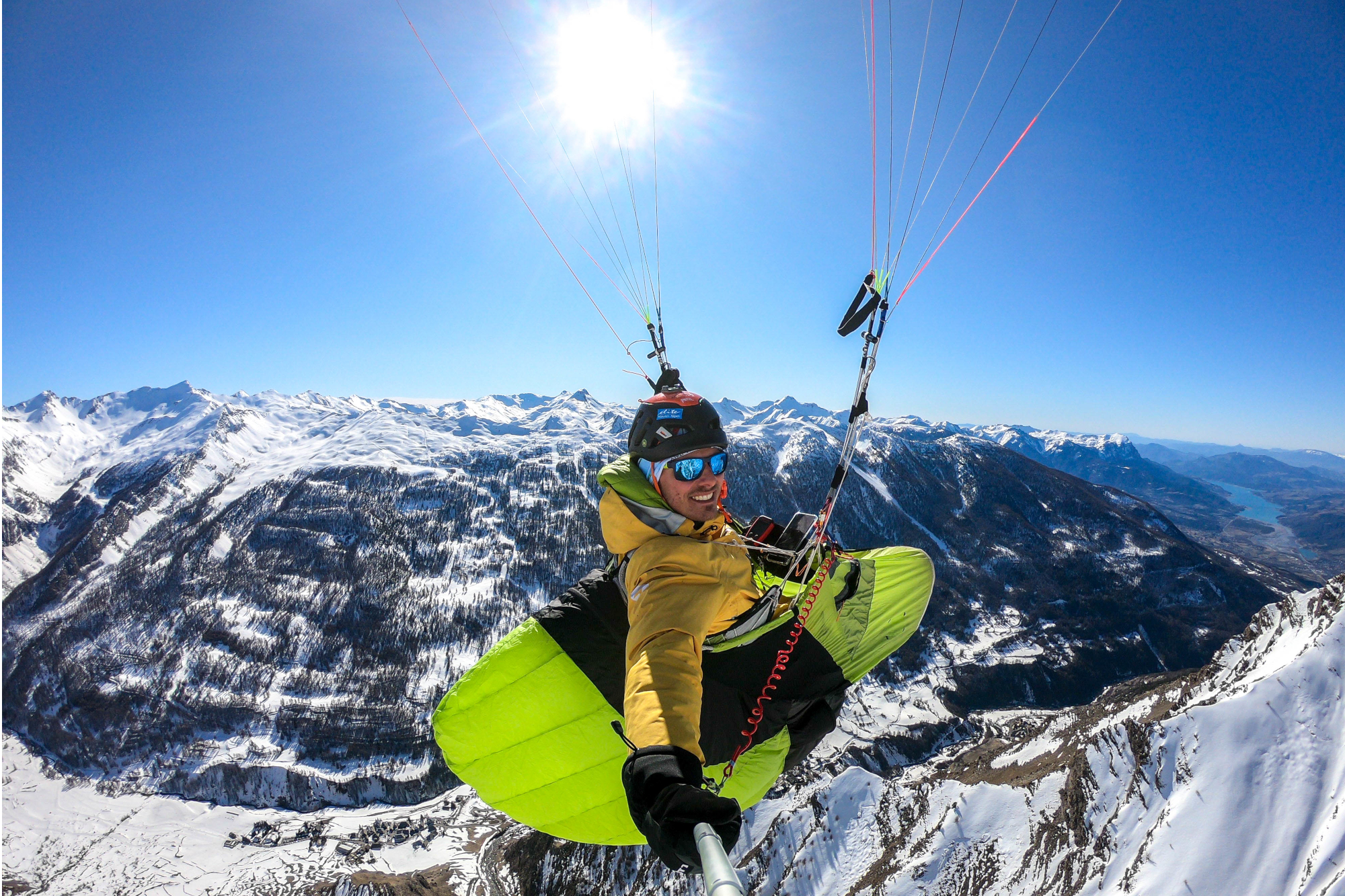 Hiver 2020, entraînement hike and fly, vallée de Crevoux, Hautes-Alpes. Damien Lacaze