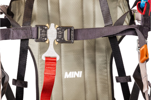 Non-forgettable safety chest strap